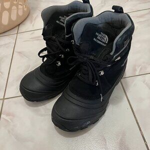 The North Face Snow Boots (Men's 6)